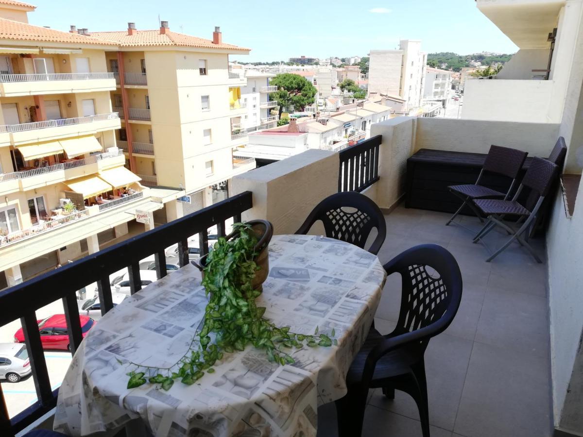 Estupendo Apartamento En Muy Buena Zona Appartamento L' Escala Esterno foto